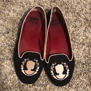 ModCloth Cameo Loafer Shoes Black with Gold Trim